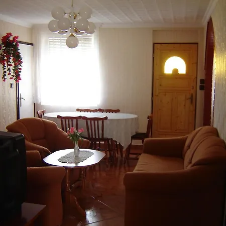 Διαμέρισμα Zsuzsanna Apartmanhaz